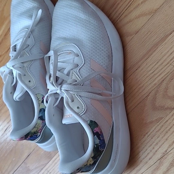 Adidas womens sneakers - Picture 4 of 6